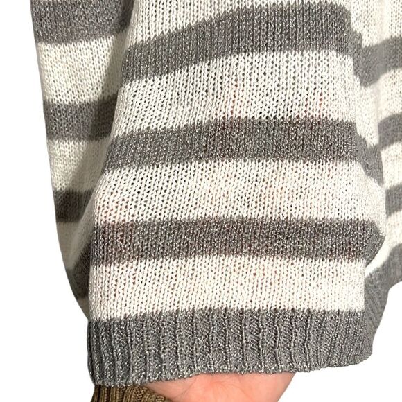 Striped Sweater Junior's Medium SO Gray & White Knit Round Neck Pullover - Picture 6 of 10